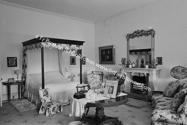 BIRR CASTLE  BEDROOM